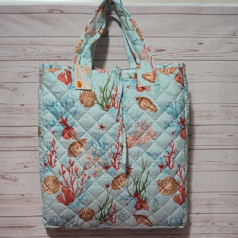 New Quilted Throw In A Tote Beach Theme Seashell Print Set From Cracker Barrel